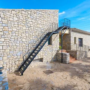 Melongos Villa